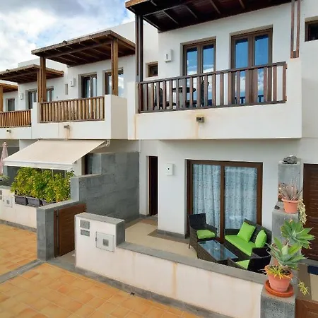 بيت للعطل Villa Alisios Share Pool By Plusvillaslanzarote