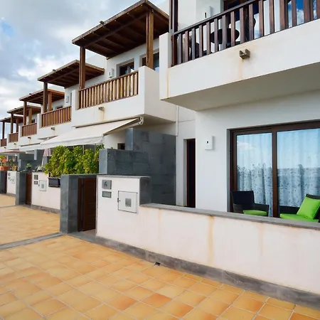 Villa Alisios Share Pool By Plusvillaslanzarote بيت للعطل